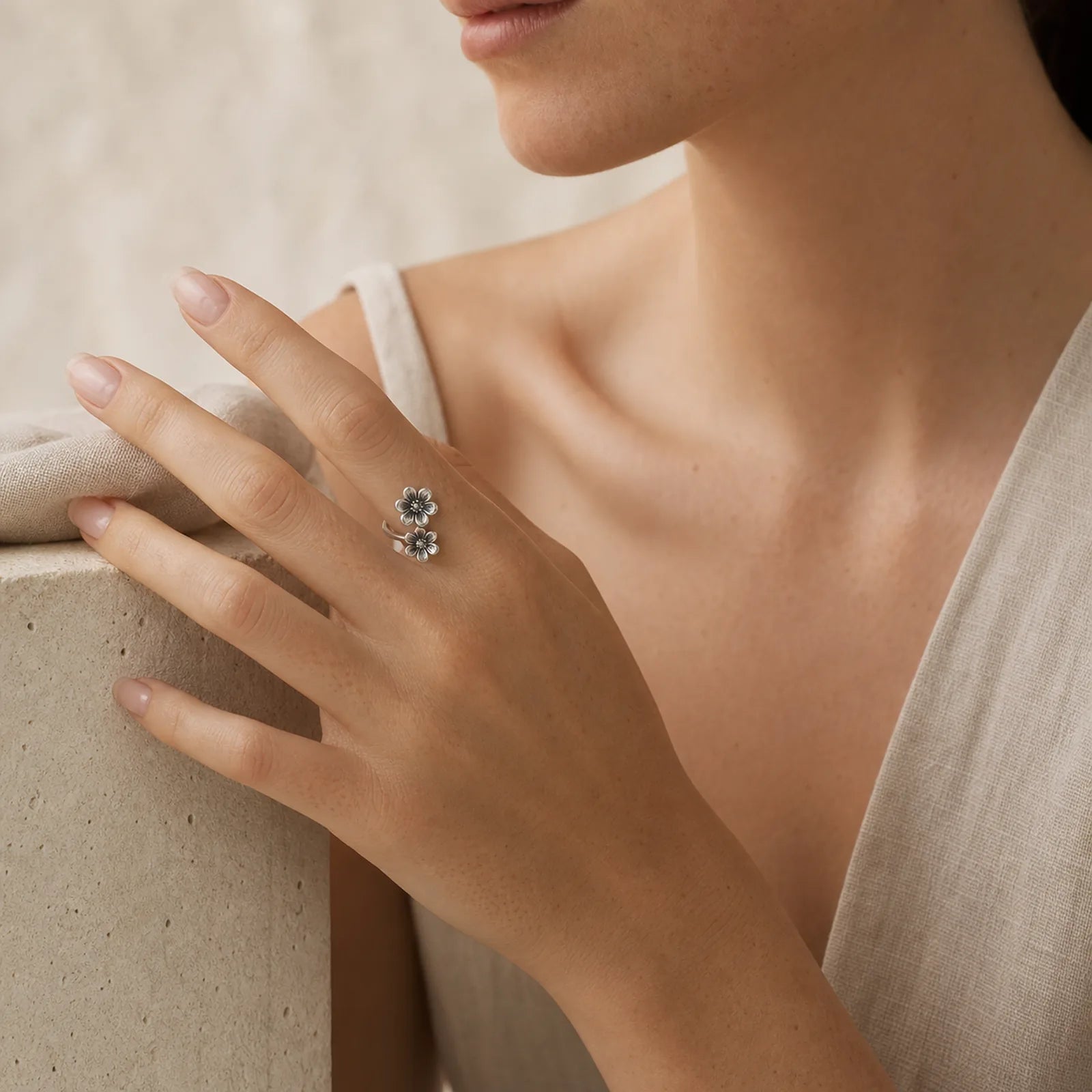 925 Sterling Silver Flowers Ring featuring Silver