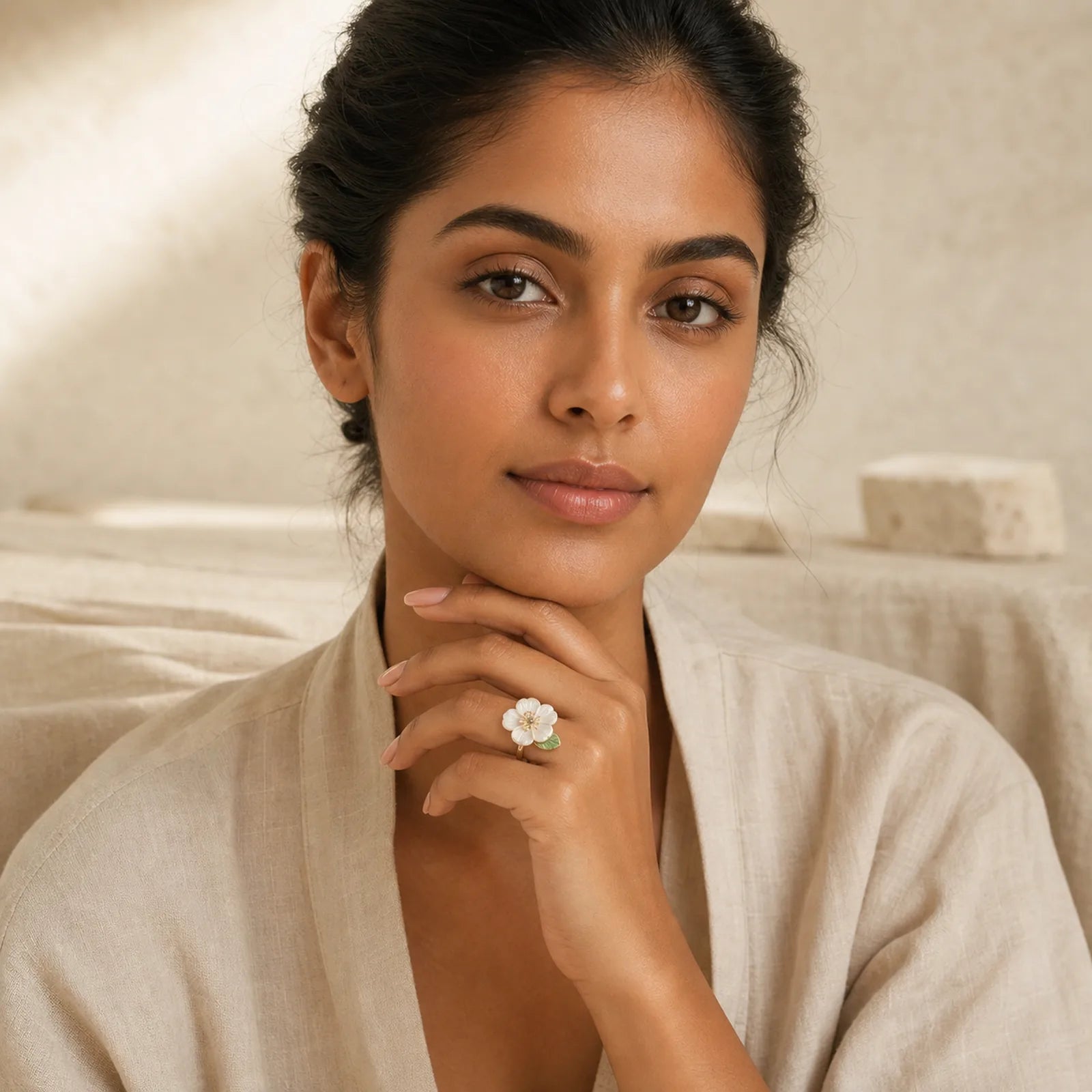 Liuli Pear Blossom Flower Wisdom Ring featuring