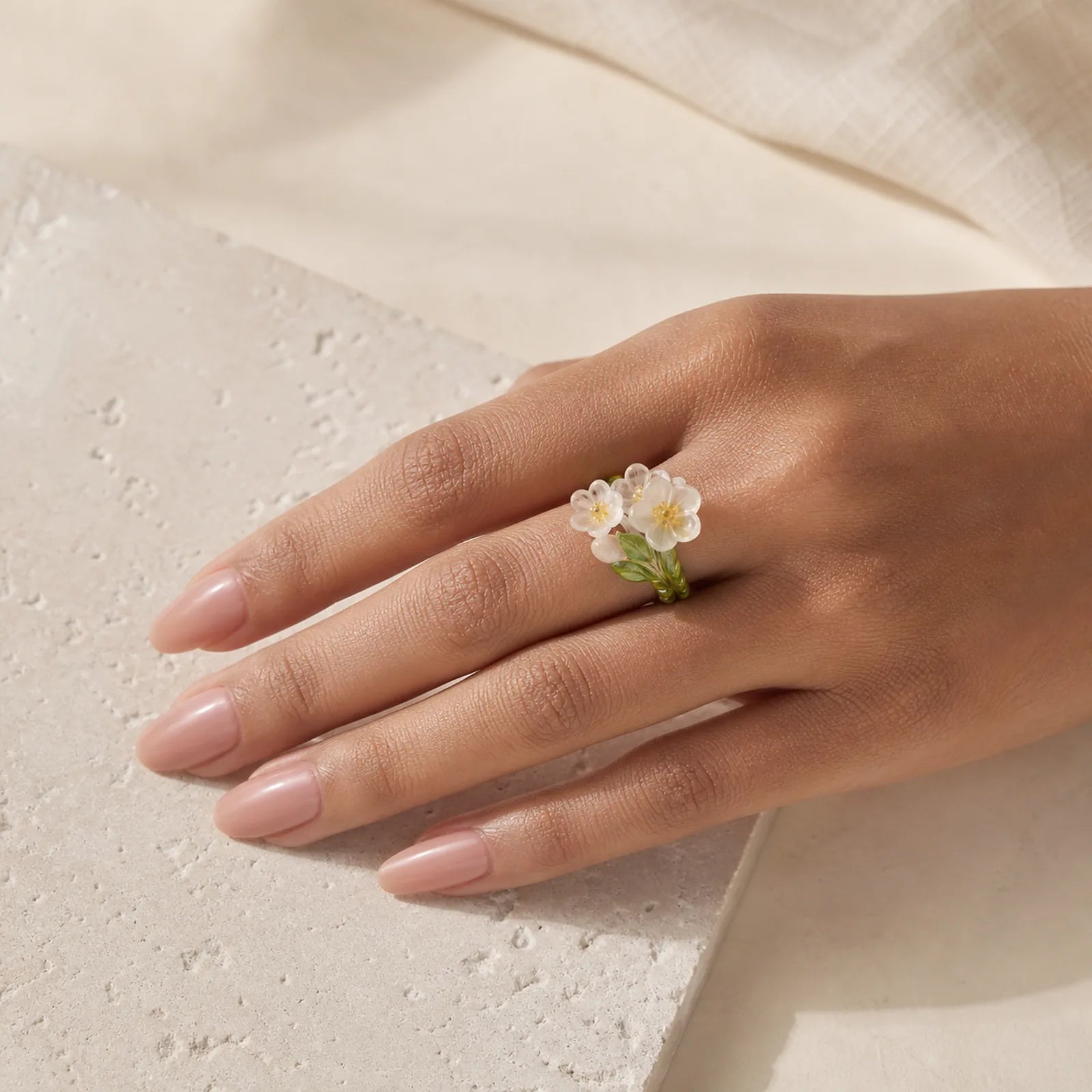 Liuli Pear Blossom Flower Wisdom Ring featuring