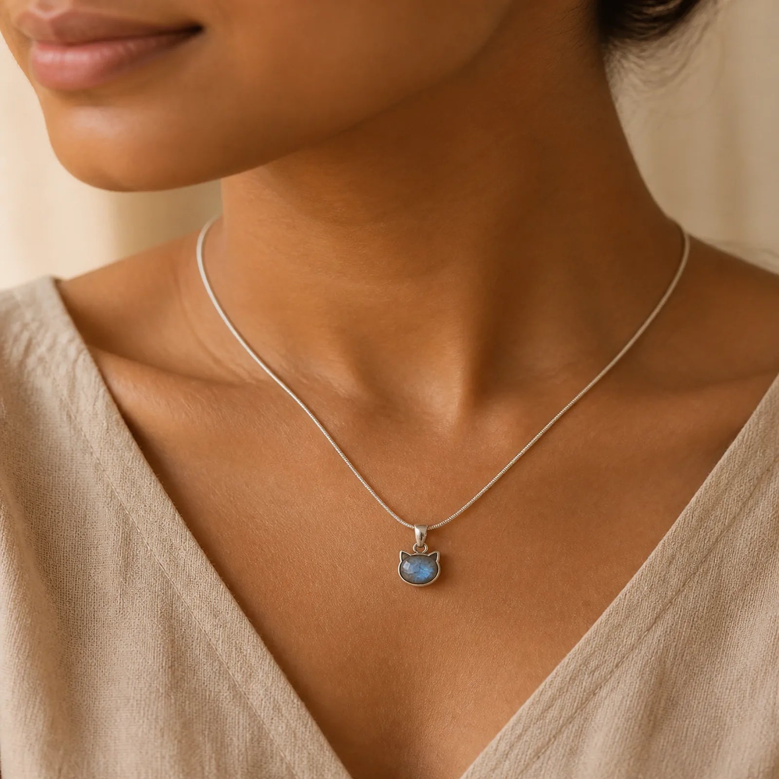 Natural Cat Pattern Labradorite Healing Necklace Pendant featuring Labradorite