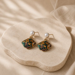 Pearl Handcrafted Song Brocade Fan Shell Elegance Earrings featuring Pearl