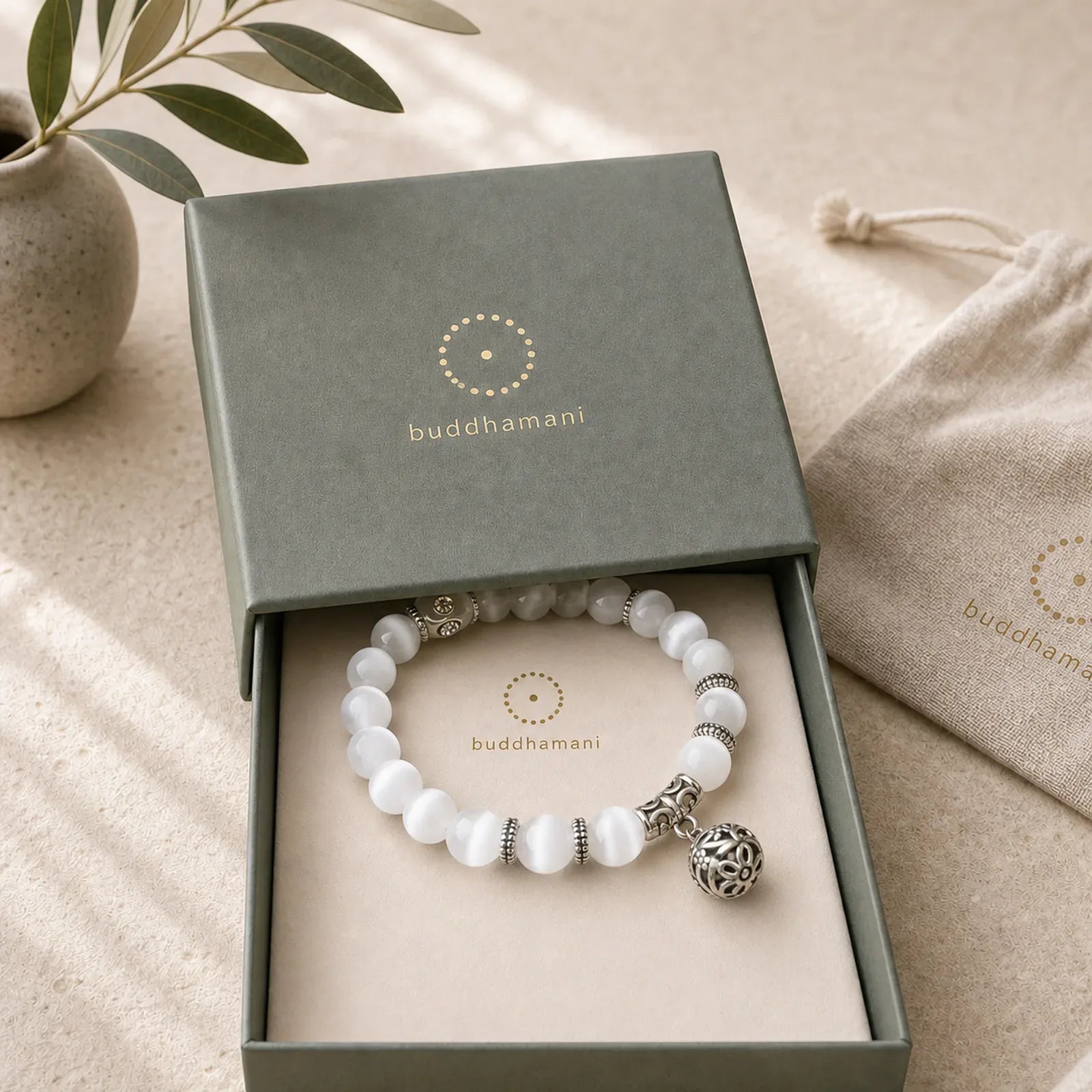 Tibetan Cat Eye Lucky Bracelet featuring Cat's Eye / Chrysoberyl